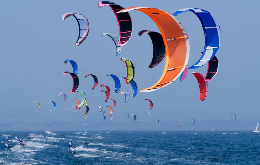 Kitesurfing